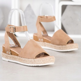 Kylie Beige Keilsandalen braun 1