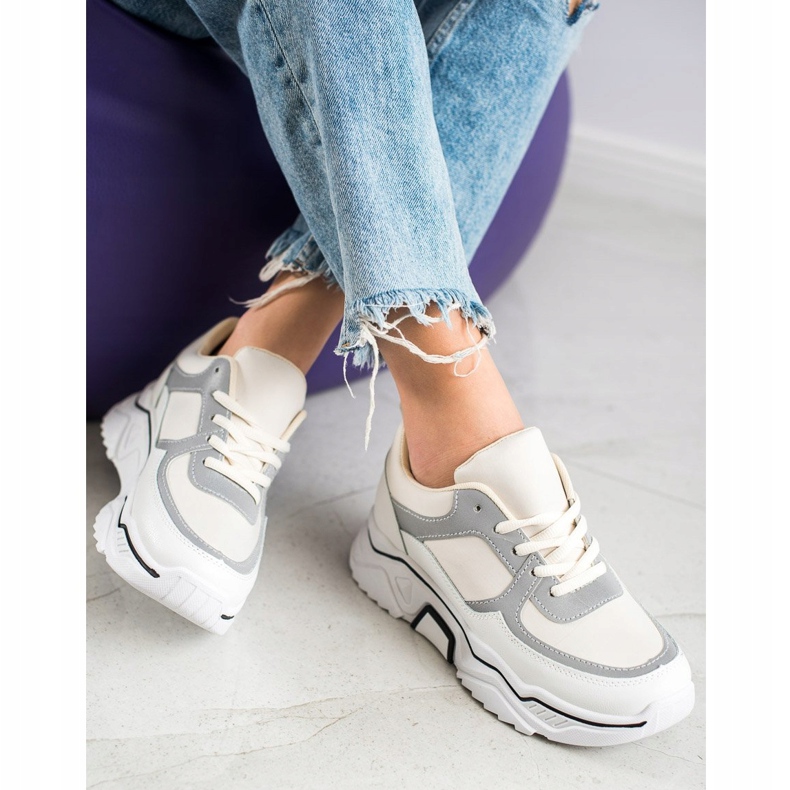 SHELOVET Bequeme Sportschuhe weiß braun 1