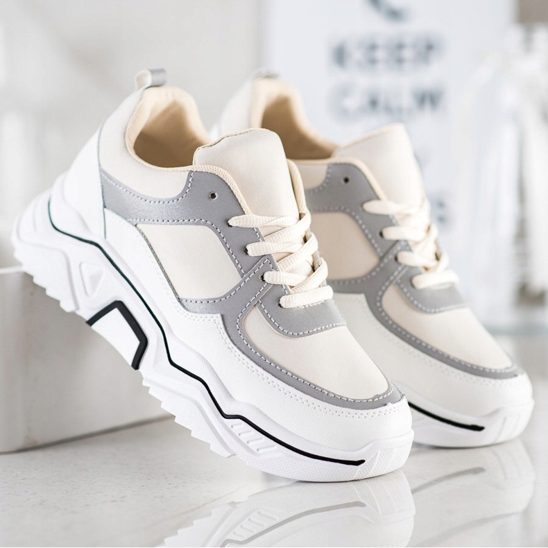 SHELOVET Bequeme Sportschuhe weiß braun 2