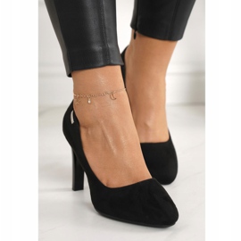 PJ1 Klassische Pumps auf einer Bar Wildleder Schwarz Eliana 2