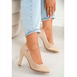 PJ1 Klassische Pumps auf einer Bar Wildleder Beige Eliana 2