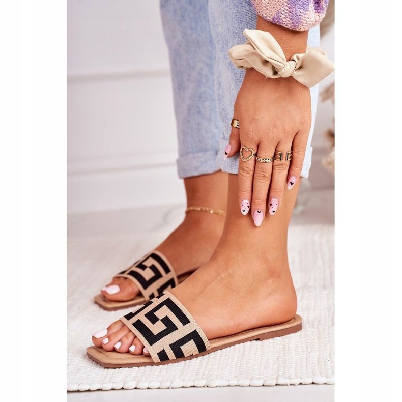 Klassische Beige Melinda Hausschuhe für Damen schwarz 2