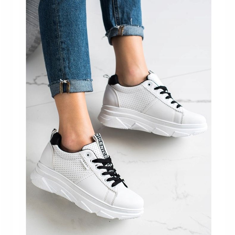 SHELOVET Turnschuhe auf der weißen schönen Plattform 1