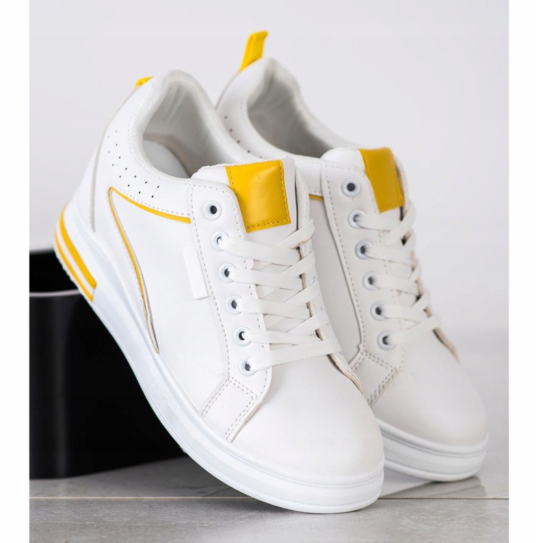 SHELOVET Weiße Schuhe mit verstecktem Keil 2