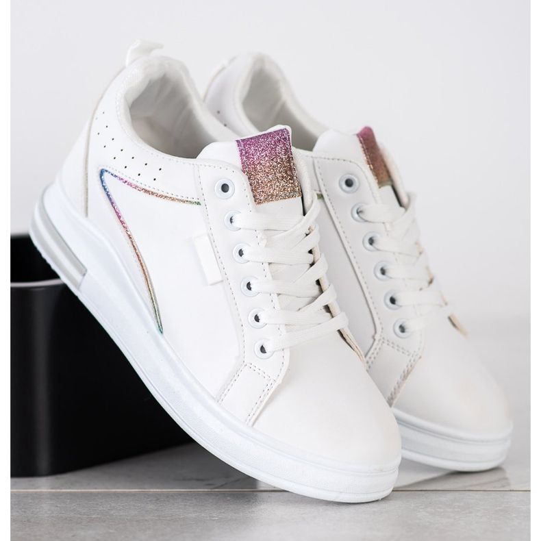 SHELOVET Weiße Schuhe mit verstecktem Keil 2