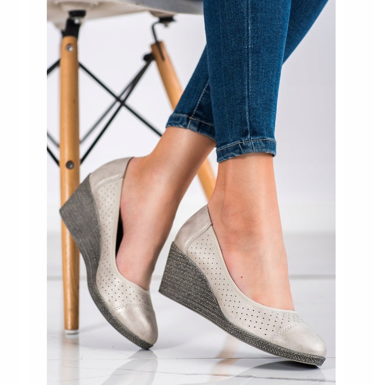 Goodin Goldene Keilpumps beige 1