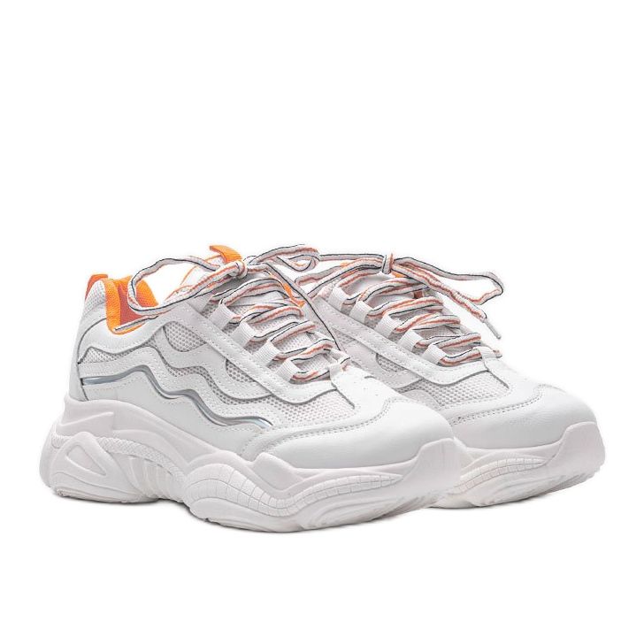 Weiße Sneaker mit orangen Jasmin-Einsätzen 1