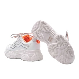 Weiße Sneaker mit orangen Jasmin-Einsätzen 2