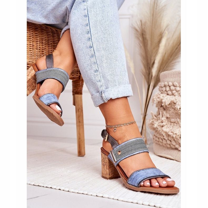 EVE Emma Blue Sandalen auf einer Korkstange braun blau 2