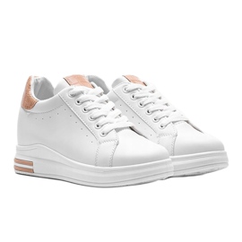 Weiße Sneaker auf einem versteckten Halle-Wedge beige 1