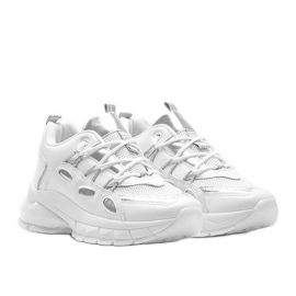 Weiße Sneaker mit silbernen Guadalupe-Einsätzen 1