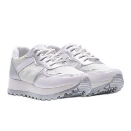 Weiße Sneaker von Antonia 1