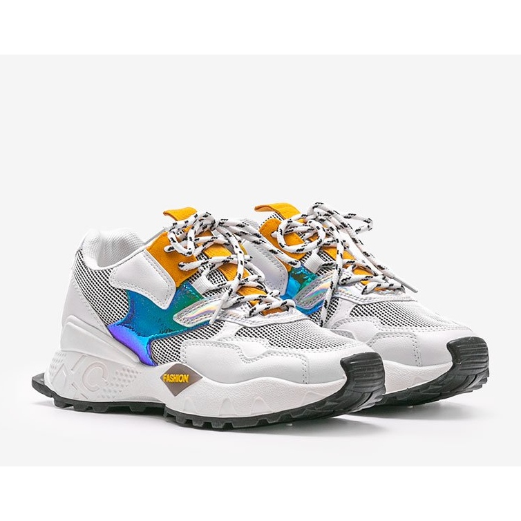 Schwarze und weiße Sneakers von Holly 1