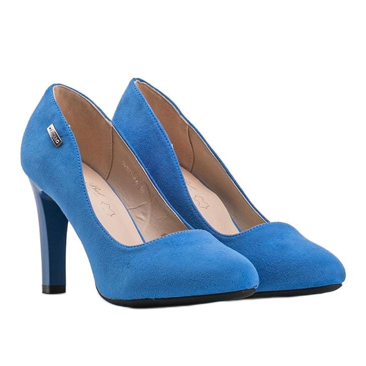Blaue Pumps an der Abbey-Ferse 1