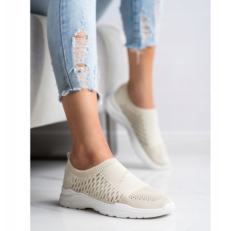 Ideal Shoes Bequeme Sneakers mit Lochmuster beige 1