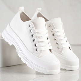 SHELOVET Weiße Turnschuhe auf der Plattform 1