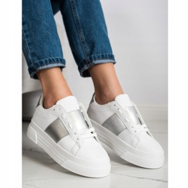 SHELOVET Sneakers mit Öko-Leder auf der Plattform weiß 1