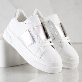 SHELOVET Sneakers mit Öko-Leder auf der Plattform weiß 2