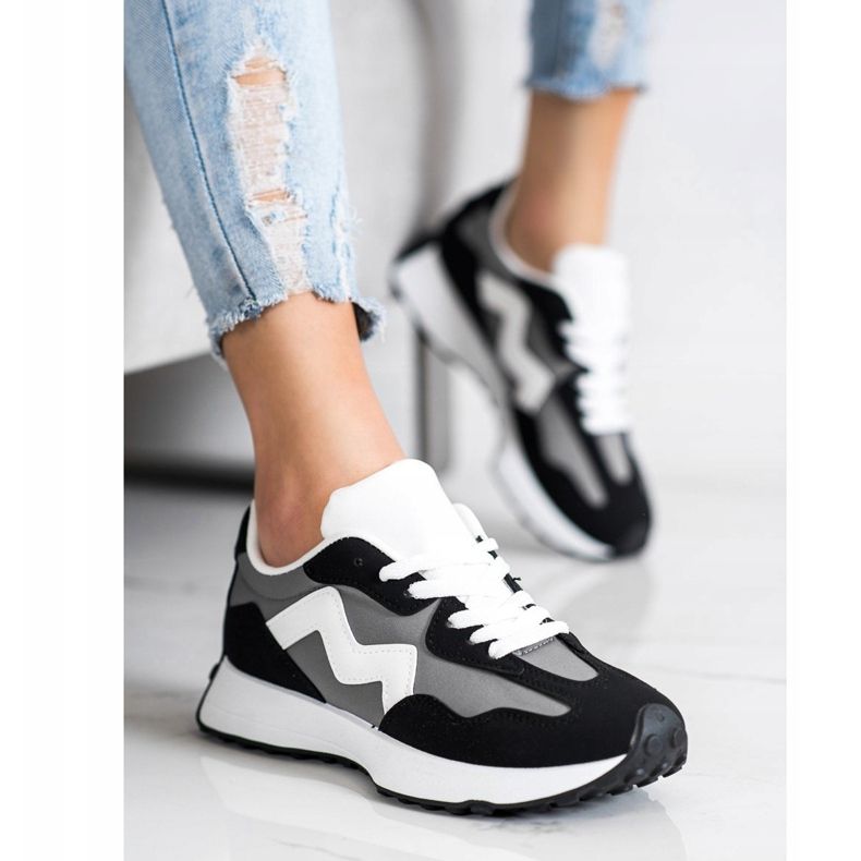 SHELOVET Lässige Turnschuhe schwarz 2