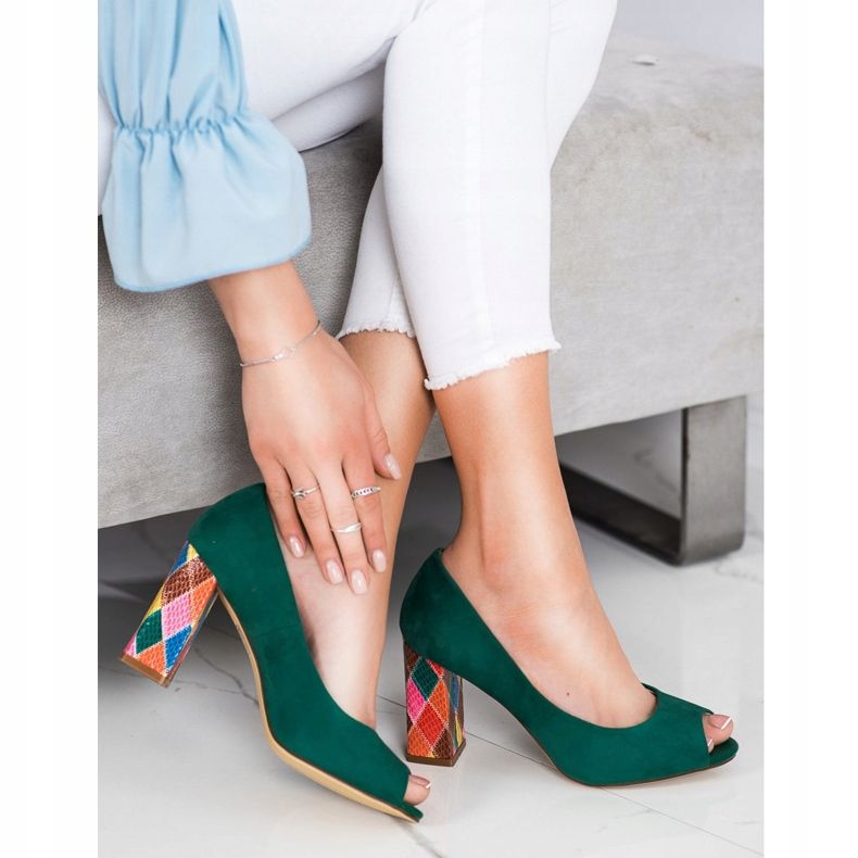 Sergio Leone Pumps mit gemustertem Absatz grün 1