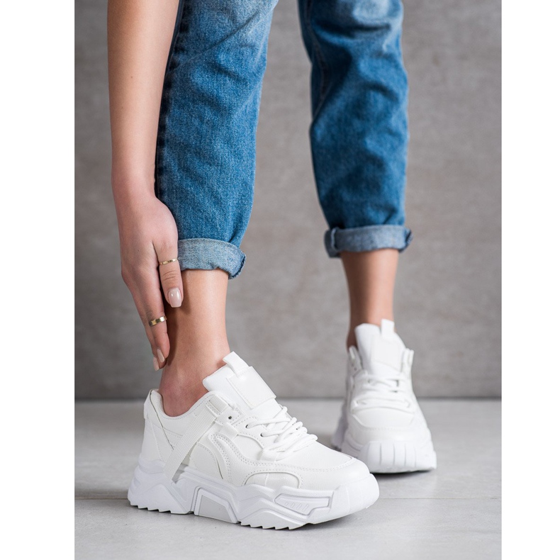 SHELOVET Weiße Turnschuhe 1