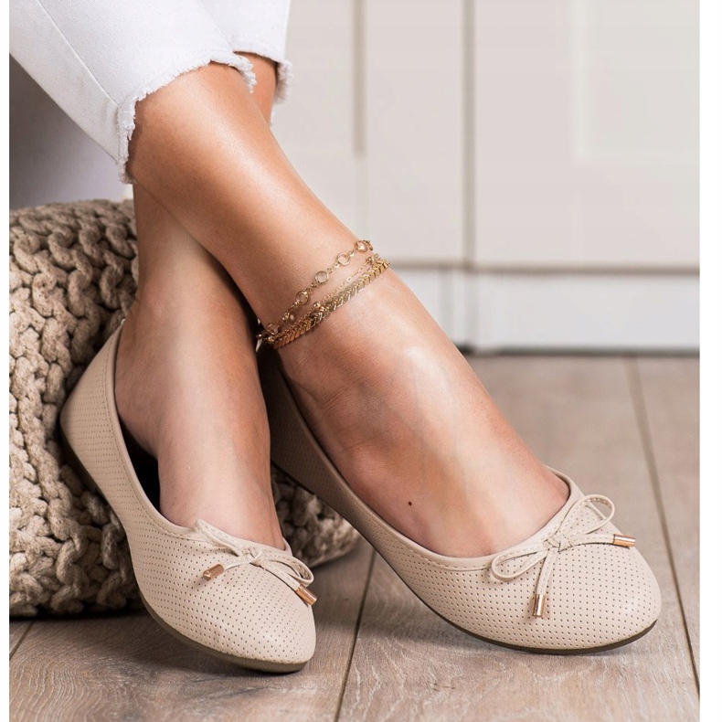 Clowse Beige Ballerinas 2