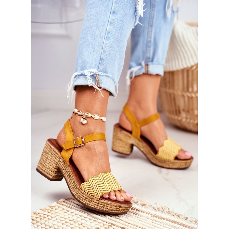 EVE Gelbe Fobi Damensandalen auf hohem Absatz beige 1