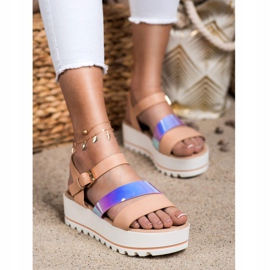 Weide Sandalen auf der Plattform mit Holo-Effekt beige 1