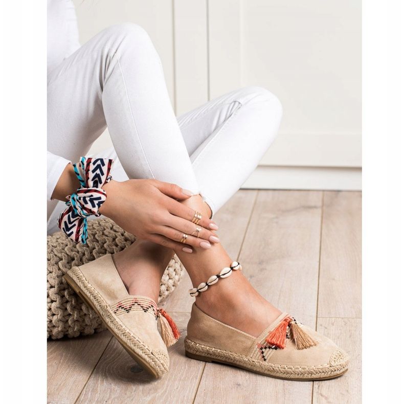 Best Shoes Modische Espadrilles mit Ornamenten beige 1