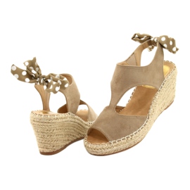 Damen Sandalen mit Keilabsatz Taupe Monroe beige 2