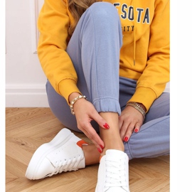 Weiße und orangefarbene Sneakers für Damen A88-63 Orange 1