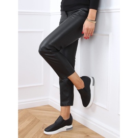 Schwarze Sneakers zum Hineinschlüpfen mit Keilabsatz HY-251 Black 1