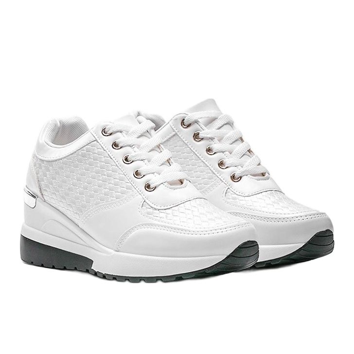 Weiß glänzende Sneaker am Mara Wedge 1