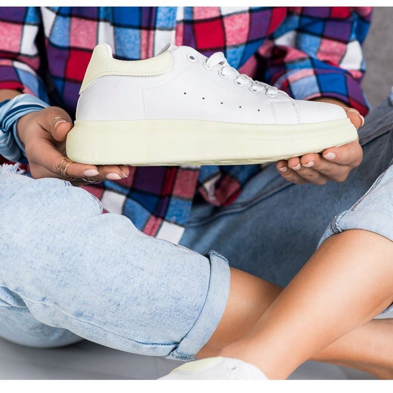 SHELOVET Sneakers auf der grünen Plattform weiß 1