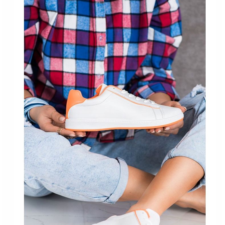 SHELOVET Niedrige Sneakers mit Öko-Leder weiß 2