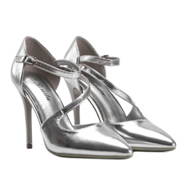 Silberne Metallic-Pumps auf einem Bailey-Stilettoabsatz 1