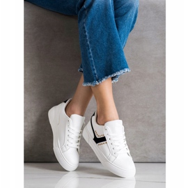 SHELOVET Lässige weiße Sportschuhe 1