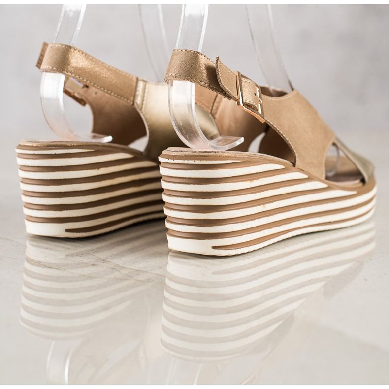 Goldene Sandalen auf Keil Sergio Leone 1