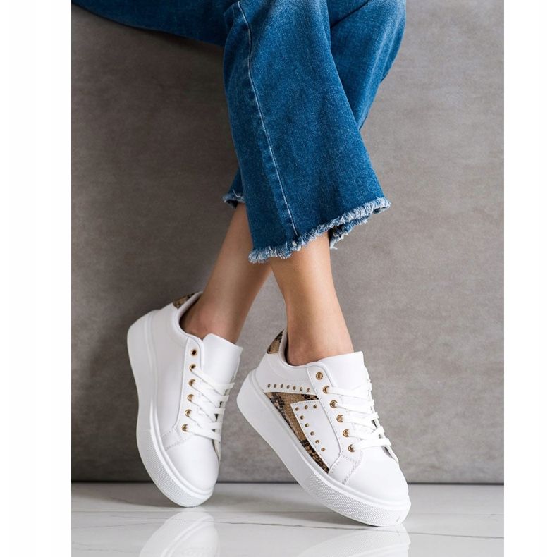 SHELOVET Weiße Turnschuhe auf der Plattform beige schwarz 1