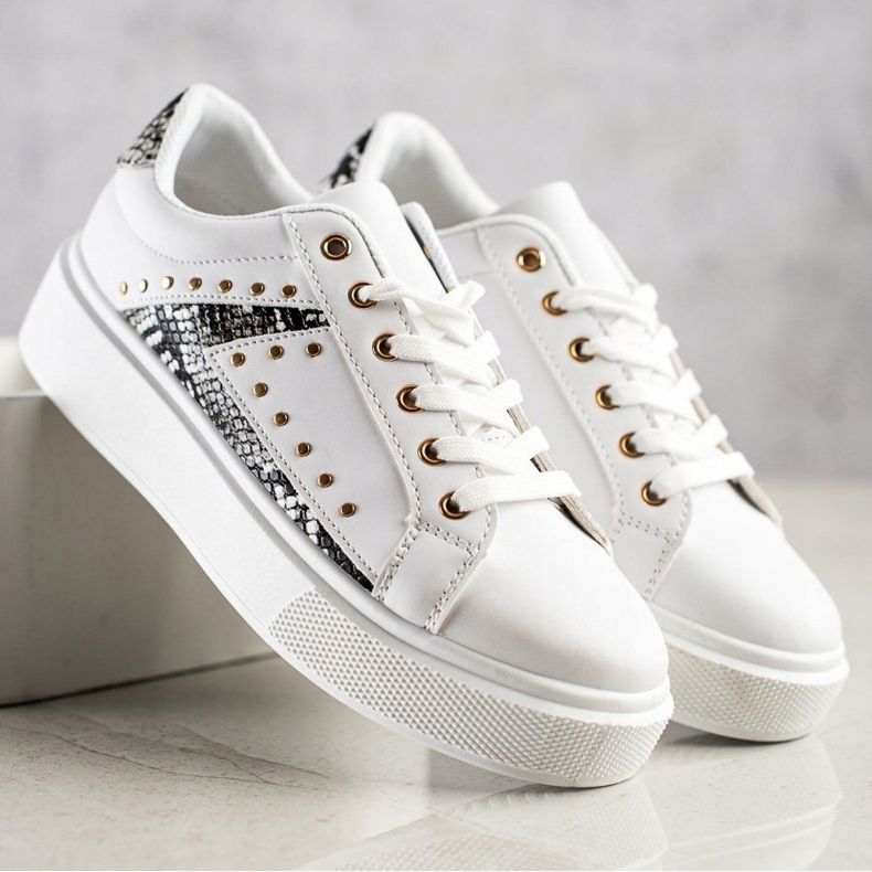 SHELOVET Weiße Turnschuhe auf der Plattform schwarz 1