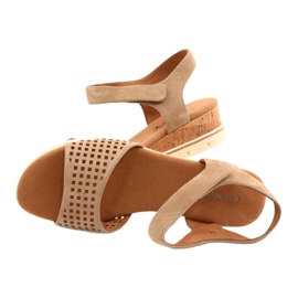 Caprice Ledersandalen mit Keilabsatz 28710 beige 4