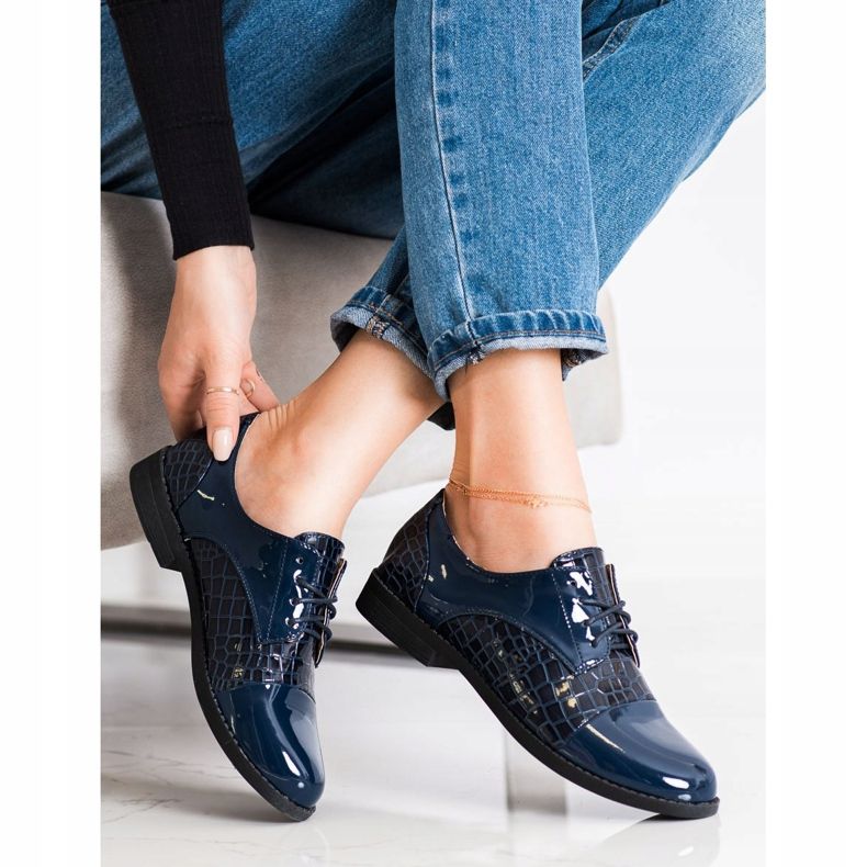 SHELOVET Glänzende Schuhe mit Schlangenprint marineblau blau 1