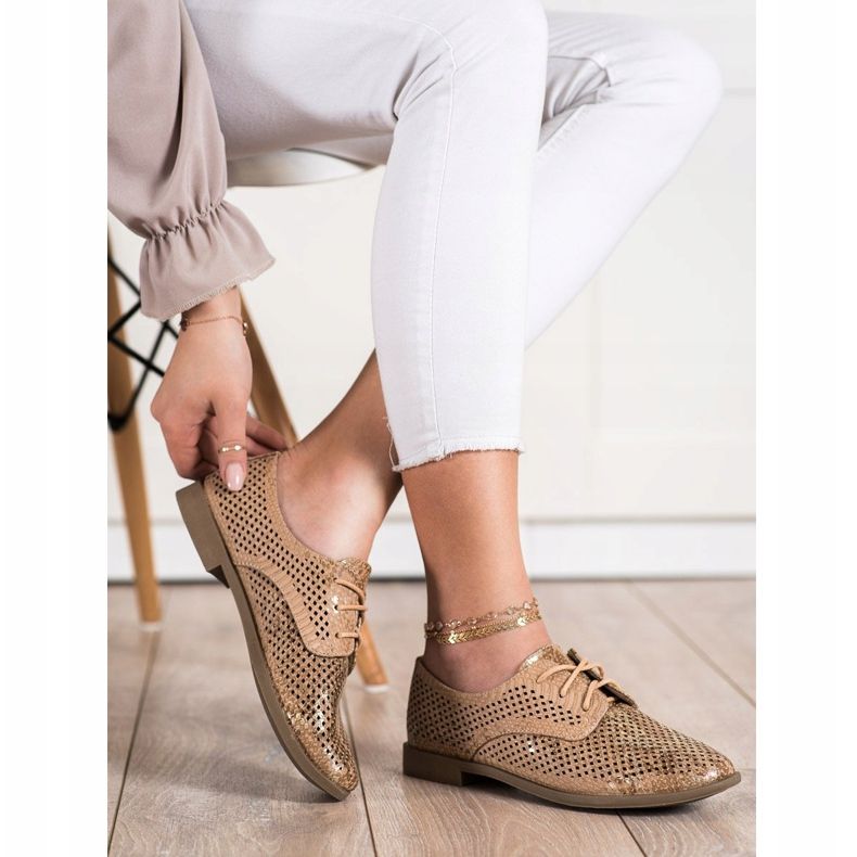 SHELOVET Durchbrochene Schuhe für den Frühling braun mehrfarbig 1