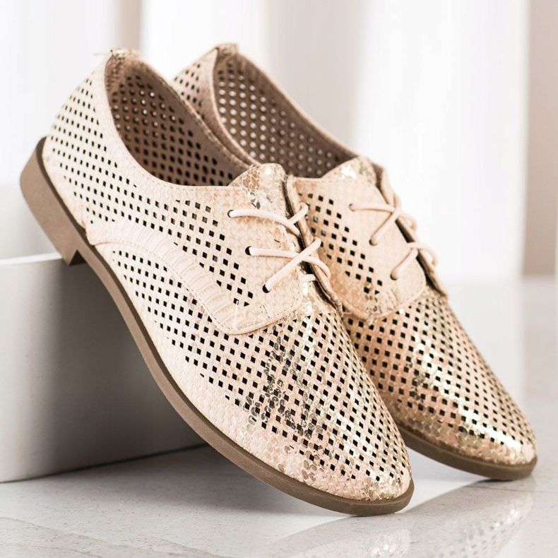 SHELOVET Durchbrochene Schuhe für den Frühling beige 2