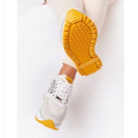 Leder-Sportschuhe auf der Plattform GOE HH2N4001 Weiß-Gelb 2