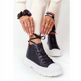 Schwarze Trissy Ledersneaker für Damen auf großer Sohle 1