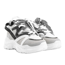 Graue Sneaker auf dicker Aracela-Sohle 1