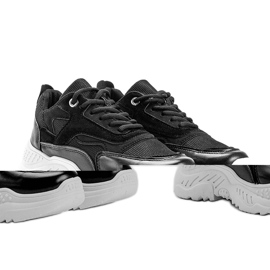 Schwarze Sneaker mit dicker Kail-Sohle 1