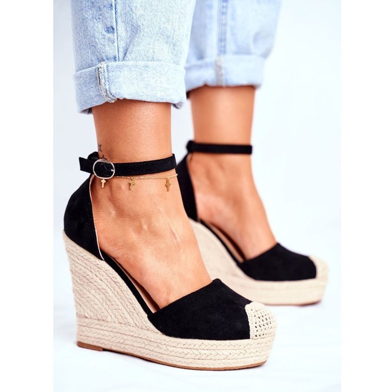 MSMG Schwarze Avocado-Keilsandalen mit Zöpfen 1