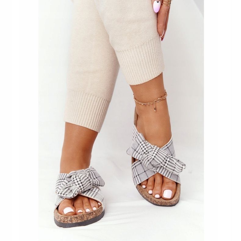 Hausschuhe auf der Korksohle Vinceza 20-30105 Grau Karo 2